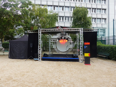 Forum associations du 10eme et vie locale 2017 cène, fabrication de scène, diy, fabrication de praticable, wood stage, scéne en bois, stand out, Agora citoyenne - Forum des associations du 10eme - 10 septembre 2017, Forum associations et vie locale – Paris 10- Signalétique, Forum des associations, paris 10, mairie du 10eme, ismail et julien, ismail konate, julien kozlowski, conception, design, scène, citoyenneté, menuiserie, agence donner des ailes, dda, agence dda, juko access, juko concept, event design, designer d’événement, bureau d’étude et de conception, conception 3D, , scénographie, makeover, space makeover, muséographie, expographie, aménagement, bois, menuiserie, art, art contemporain, scene asd sx 290, dxr 12, dxs 15.