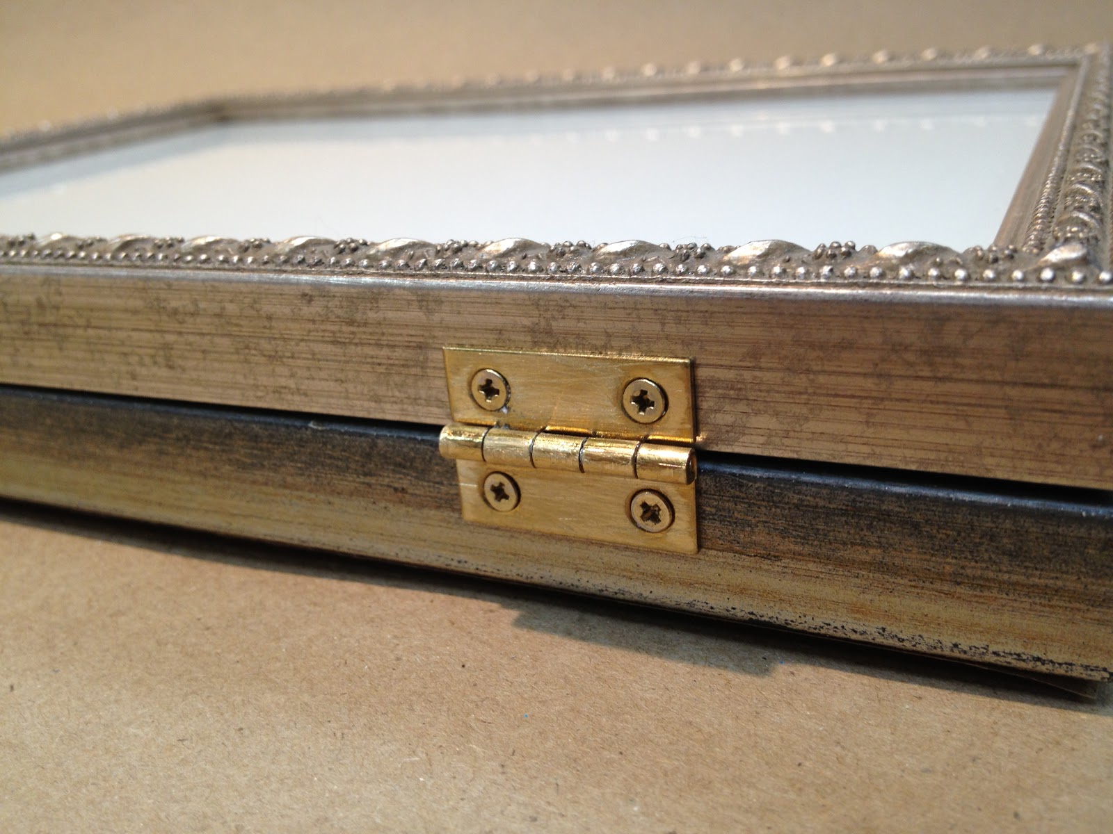 Annie's Art & Frame Project Highlight Keepsake Hinged frame.