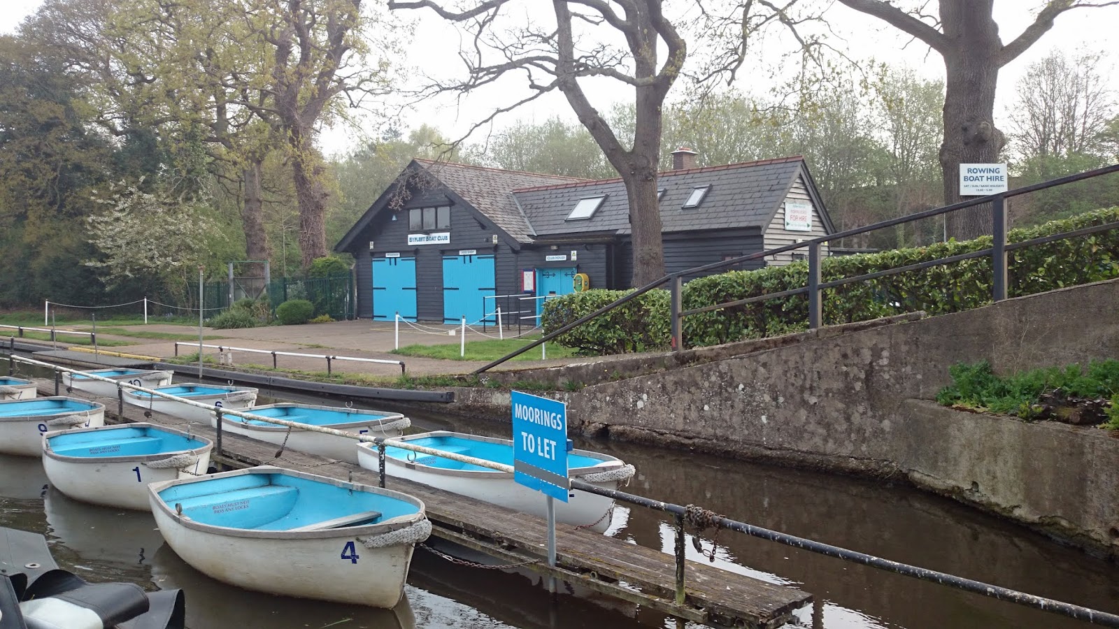 √ Byfleet Boat Hire