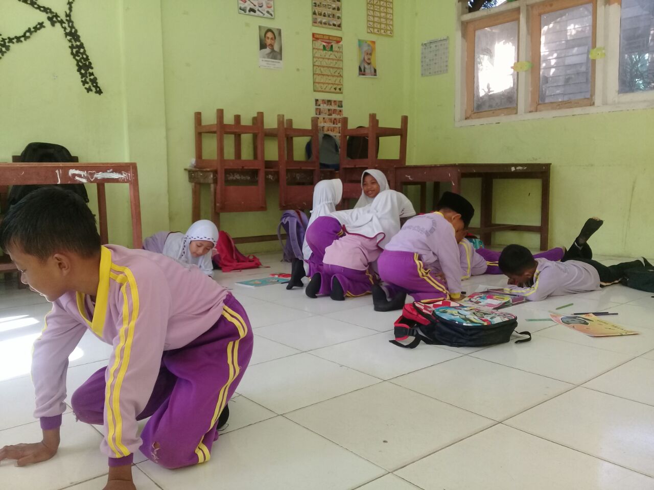 Meriahkan HUT RI Ke-73 Mahasiswa KKN UIN Suska Riau Gelar Perlombaan Di Yayasan Nurul Huda Ash Sholihin