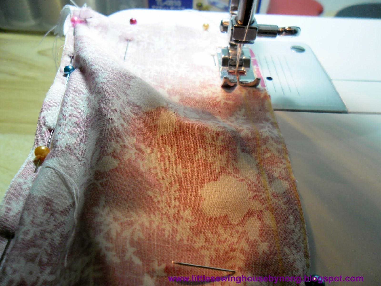 Little sewing house By Nong R.S. กระเป๋าซิปใส่เครื่องเขียน Sew zipper