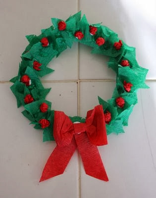 Paper Plate Tissue Wreath | Munchkins and Mayhem
