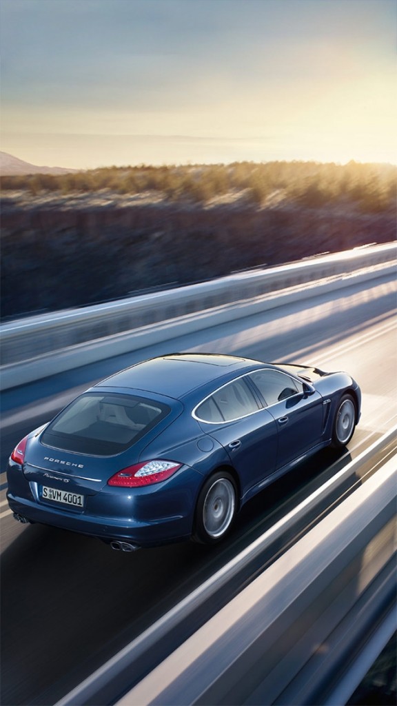Porsche Panamera 4 s сверху
