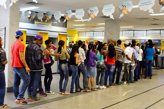 A demora excessiva em fila de banco gera dano moral? A demora excessiva em fila de banco gera dano moral?