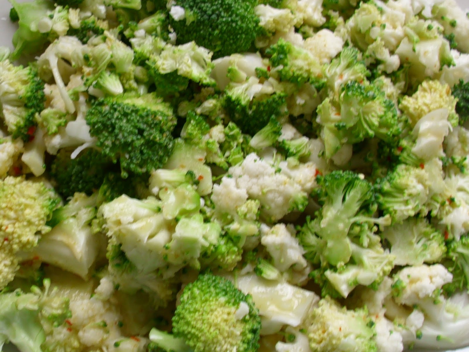 Rauw en Gezond Broccoli bloemkoolkerrie salade