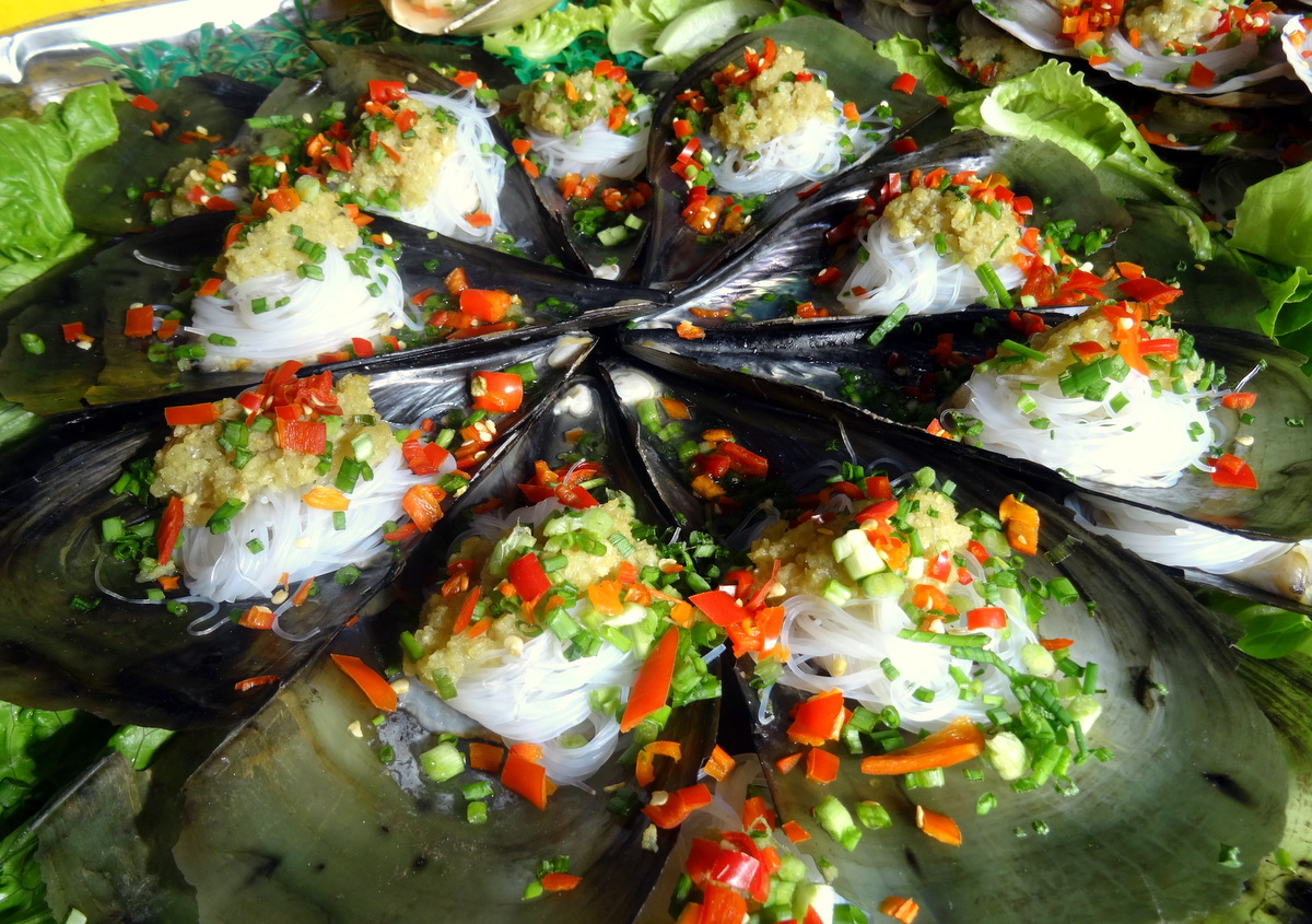 My First Meal in Xiamen, China Grilled Lobster and Scallop Rice