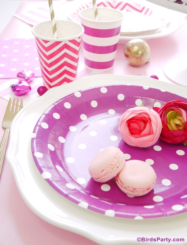 Christmas Pink Party Tablescape and Free Printables - BirdsParty.com