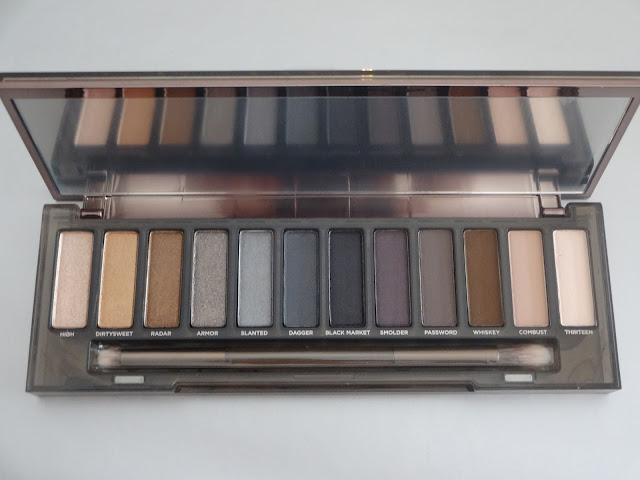 **CLOSED** WIN an Urban Decay Naked Smoky Palette | International Giveaway 4