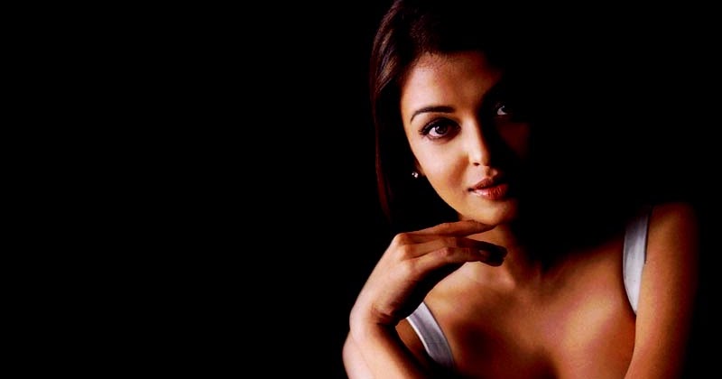 Hand Readings of famous people: Aishwarya Rai's hands show that she is