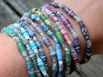 redwoodjul: Paper Bead Bracelets