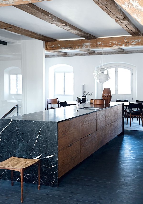 Black marble kitchen : ScandinavianInterior