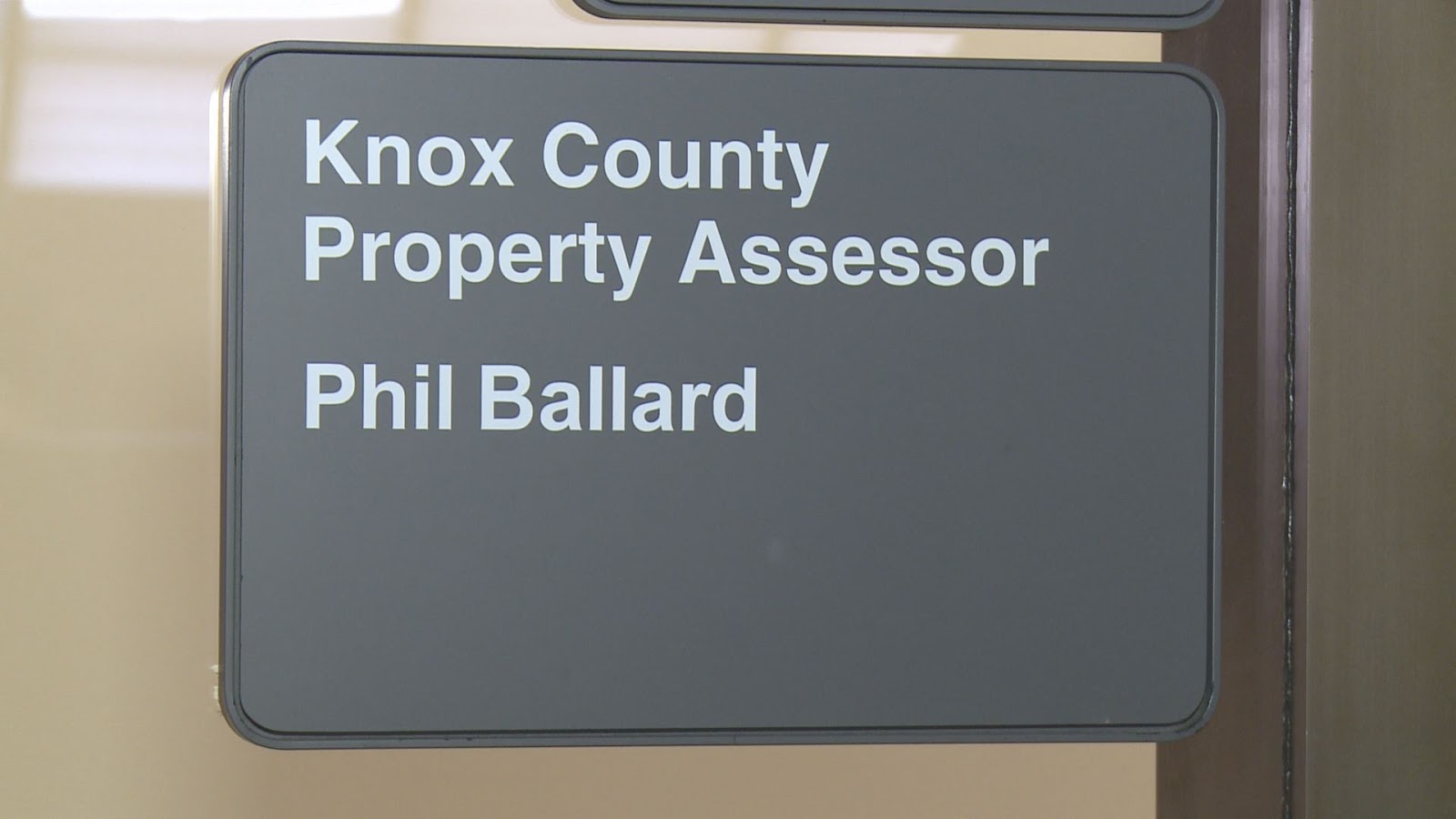 Screams from the Porch Questions raised about Knox County Property