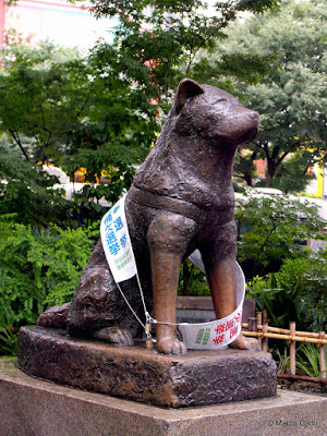 MONUMENTO AL PERRO HACHIKO. TOKIO, JAPÓN