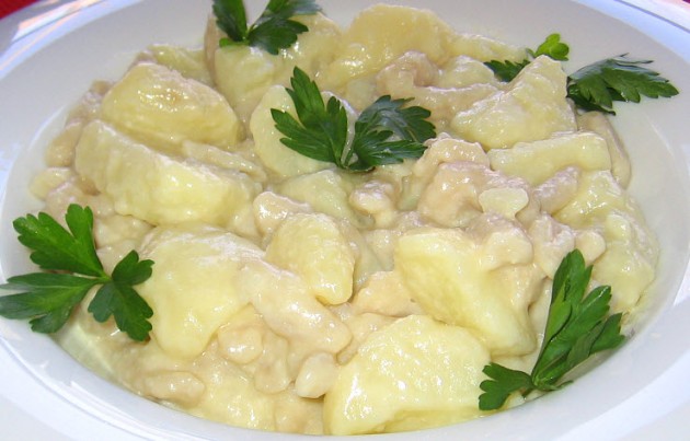 Lebanese Noodles And Potatoes With Garlic