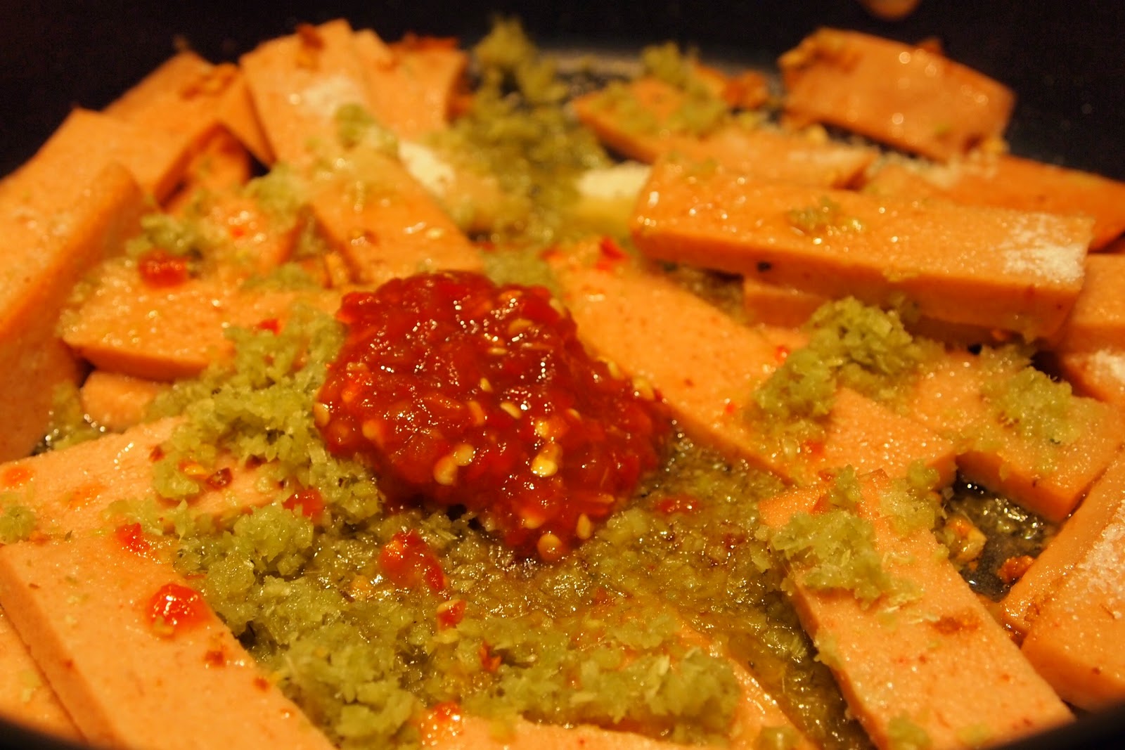 Pink and Blings are my kind of things! Vegetarian Ham Saute in