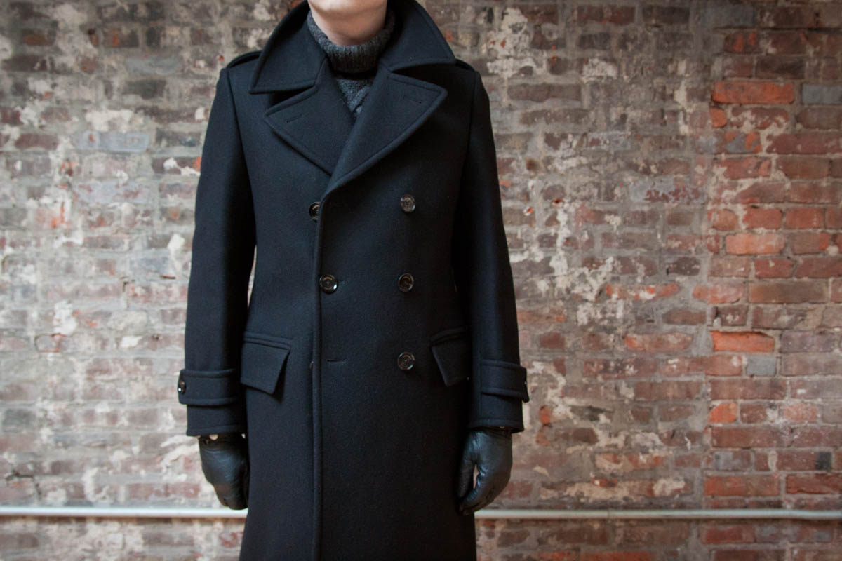 Overcoat перевод. Пальто Crombie. Пальто Кромби мужское. Пальто шерстяное Кромби. Пальто Мерк Кромби.