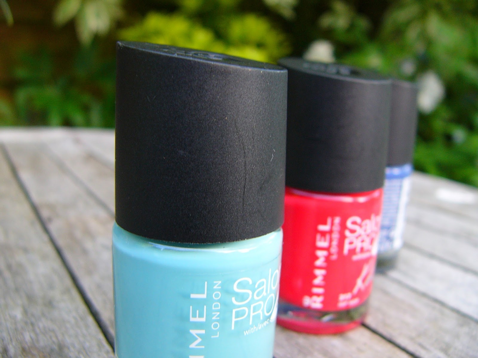 Rimmel Kate Moss Salon Pro Nagellack – Bis Zu 10 Tage Haltbar, Splitterfest Mit Gel-Glanz, Inkl. Maxi-Pinsel