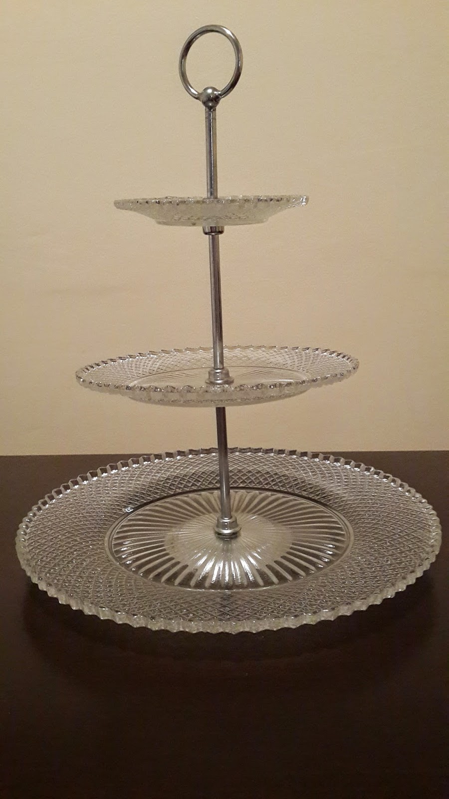 Little Delights Cupcakes Stands for Hire