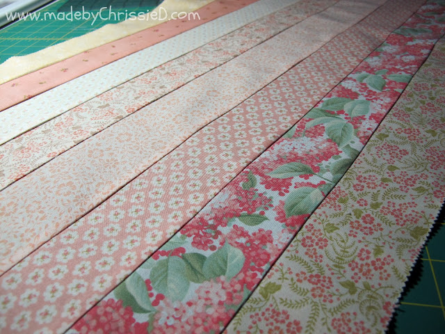 Autumn's Golden Gown - A Jelly Roll Quilt Tute by www.madebyChrissieD.com Autumn's Golden Gown - A Jelly Roll Quilt Tute by www.madebyChrissieD.com