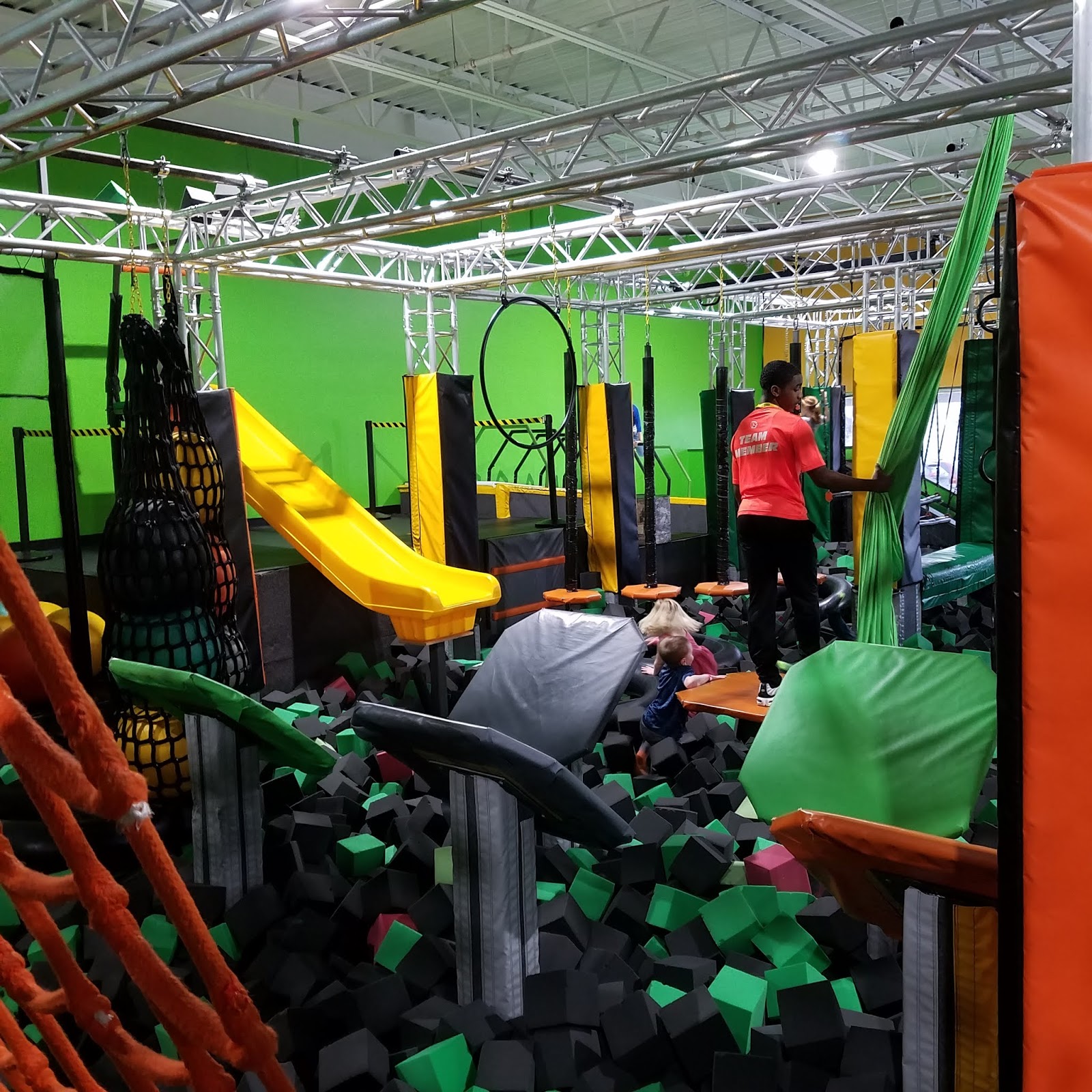 Play St. Louis Rockin' Jump Trampoline Park, Shrewsbury