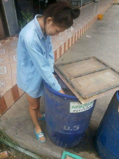 Anak Tukang Sampah Sujud Dikaki Ibu Saat Terpilih Menjadi Ratu Kecantikan Anak Tukang Sampah Sujud Dikaki Ibu Saat Terpilih Menjadi Ratu Kecantikan