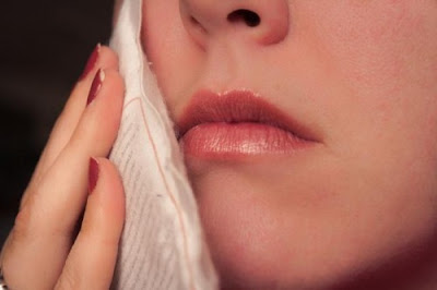 Răng khôn hàm trên bị đau phải làm sao