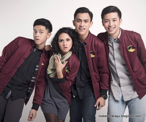 Lirik Lagu HiVi - Gadis Sampul | Mabes Lirik