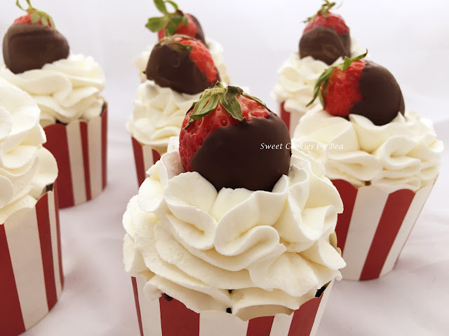 cupcakes-con-kefir-y-fresa, kefir-and-strawberry-cupcakes