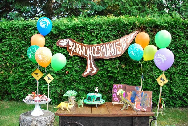  DIY  dinosaur  themed birthday  party 