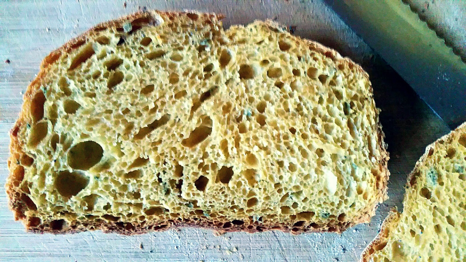 Süßkartoffelbrot mit Salbei - mipano Süßkartoffelbrot mit Salbei - mipano