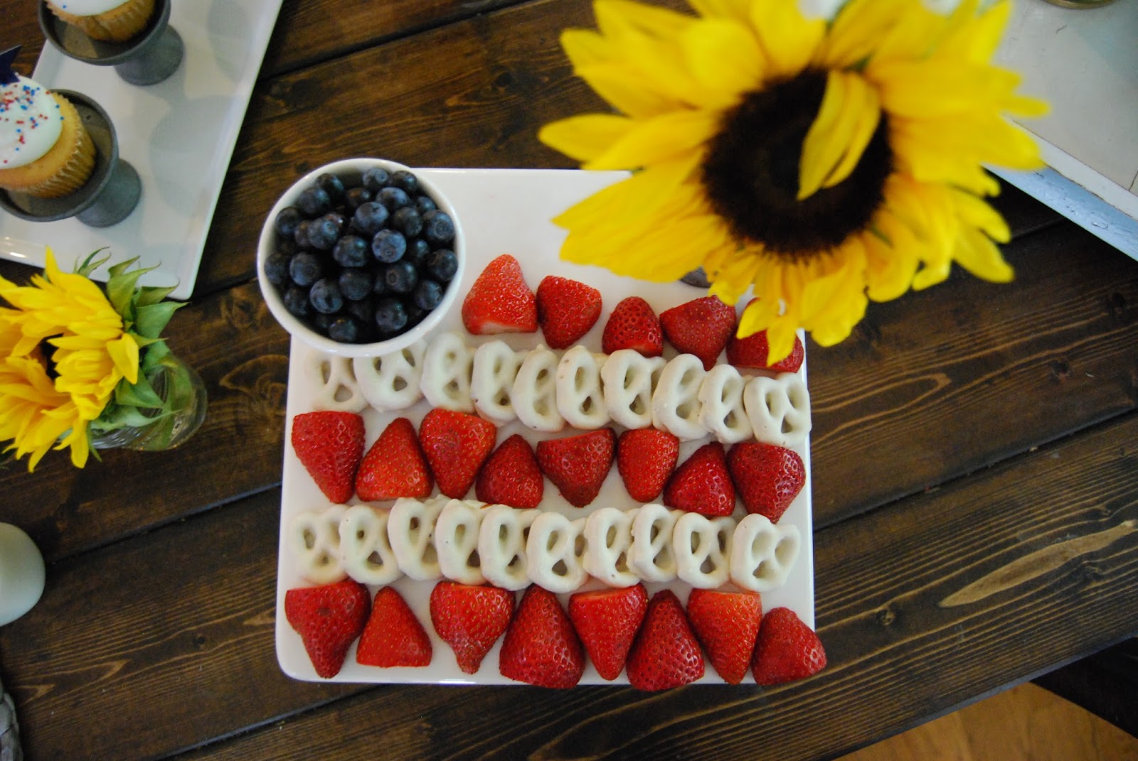 Momfessionals: Fourth of July Lunch