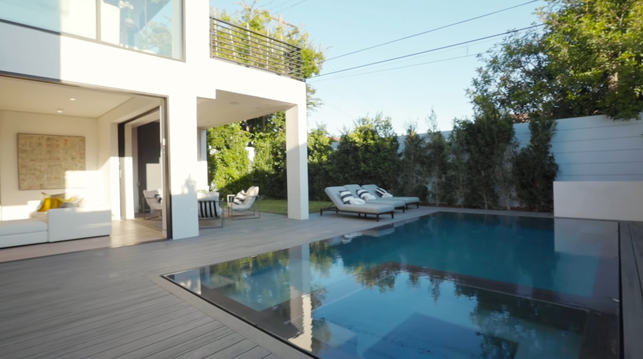 39 Photos vs. Inside a $4,000,000 Modern Mansion in Los Angeles with an INSANE Rooftop Deck! - Luxury Home & Interior Design Video Tour 39 Photos vs. Inside a $4,000,000 Modern Mansion in Los Angeles with an INSANE Rooftop Deck! - Luxury Home & Interior Design Video Tour