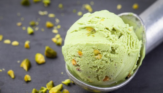 how to make pistachio flavored ice cream