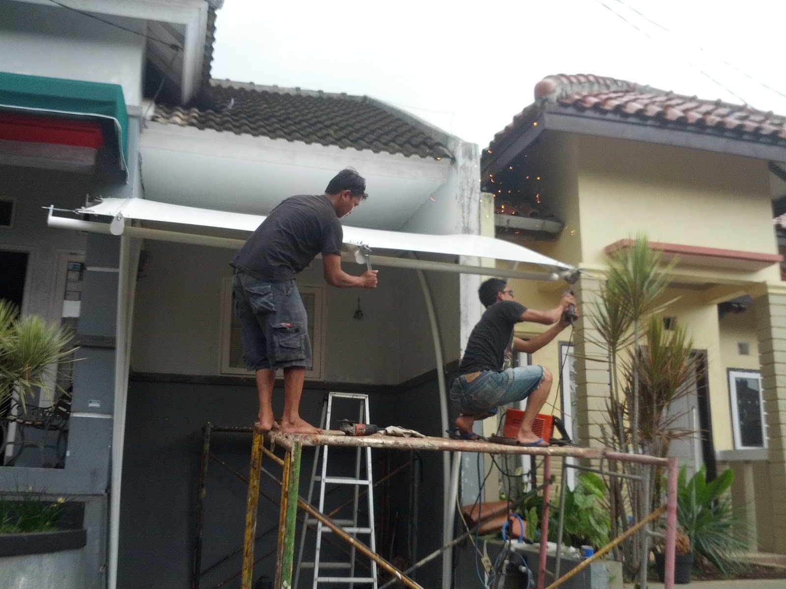 Jasa tukang pasang Awning kain & ganti Daun CANOPY kain Jasa Tenda