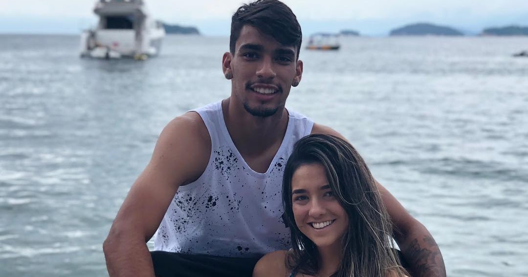 Destaque do Flamengo, Paquetá festeja sete meses de namoro e faz declaração de amor