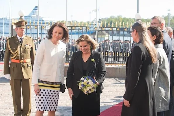 Grand Duke Henri and Grand Duchess Maria Teresa of Luxembourg are on a state visit to Finland. Style, Dress, jewelery, Maria Terasa wore fashion dress 
