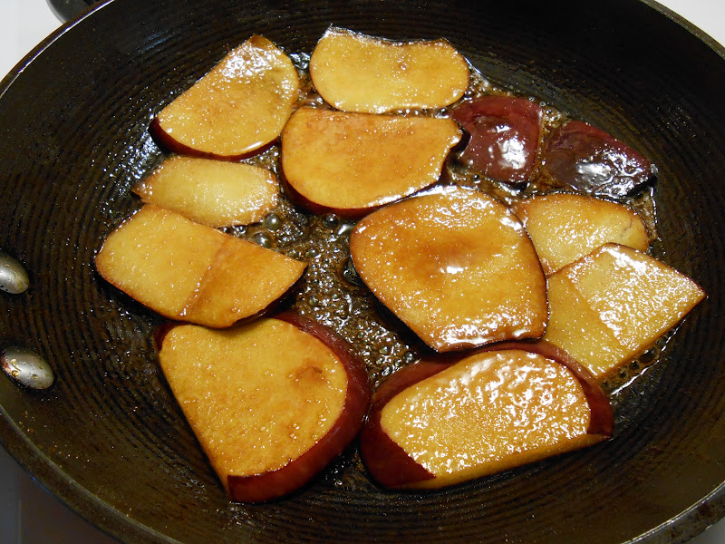 Eat cook and love Grilled cheese au trio de cheddars, aux pommes caramélisées et au bacon