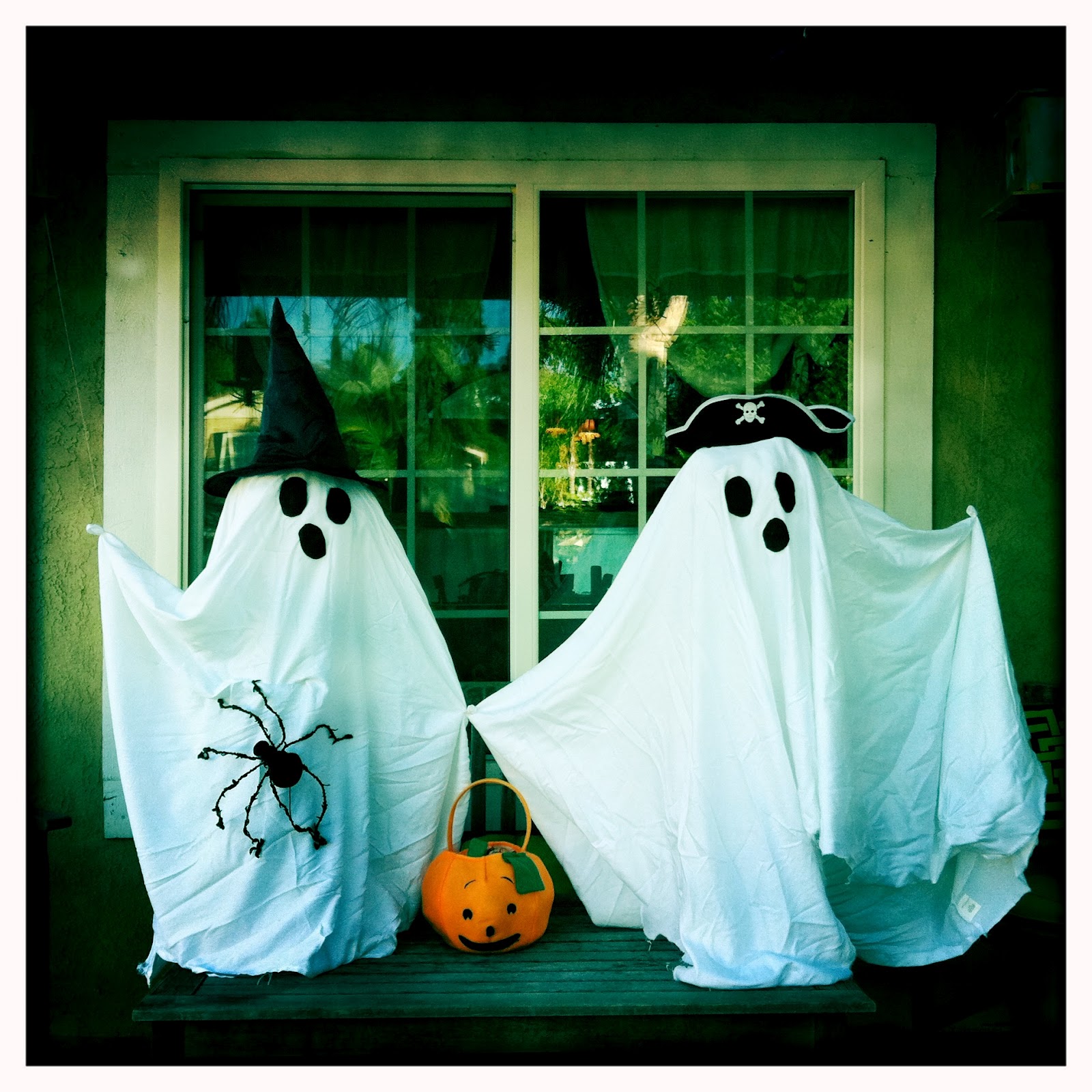 Creatively Quirky at Home Halloween Ghosts DIY