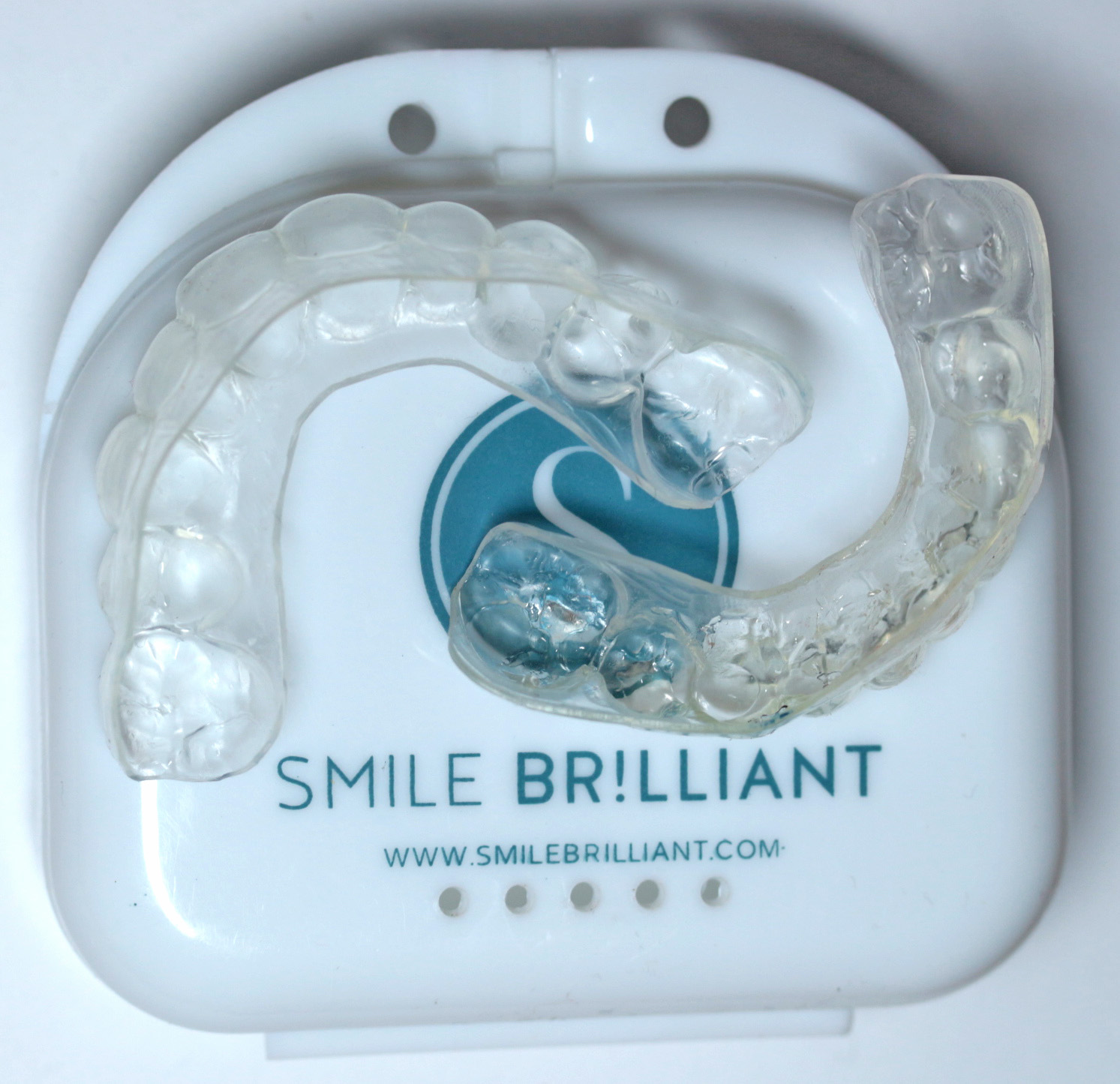 The Polished Hippy Smile Brilliant Teeth Whitening System Review