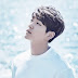 Onew (SHINee) chora ao receber o rookie award no "2016 Scene Stealer Festival"