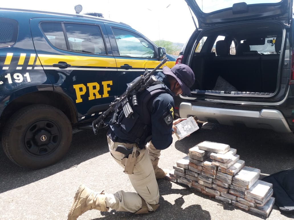 PRF prende traficante com 44 kg de cocaína em Jequié
