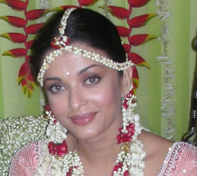 Bollywood Clothes: Images of Aishwarya Rai Wedding