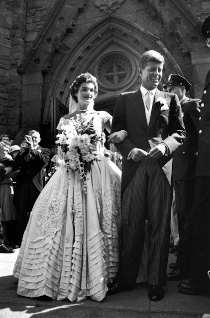26 Candid Photographs From the Wedding of John F. Kennedy and ...