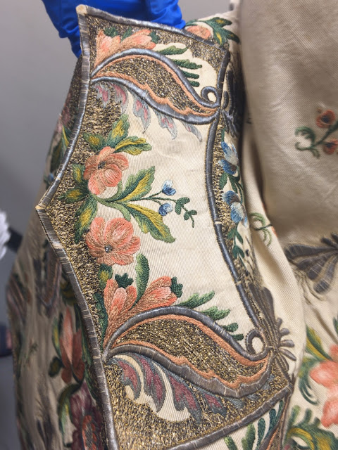 SilkDamask : An Exceptional Embroidered Silk Waistcoat Worn by Lt. Gov ...