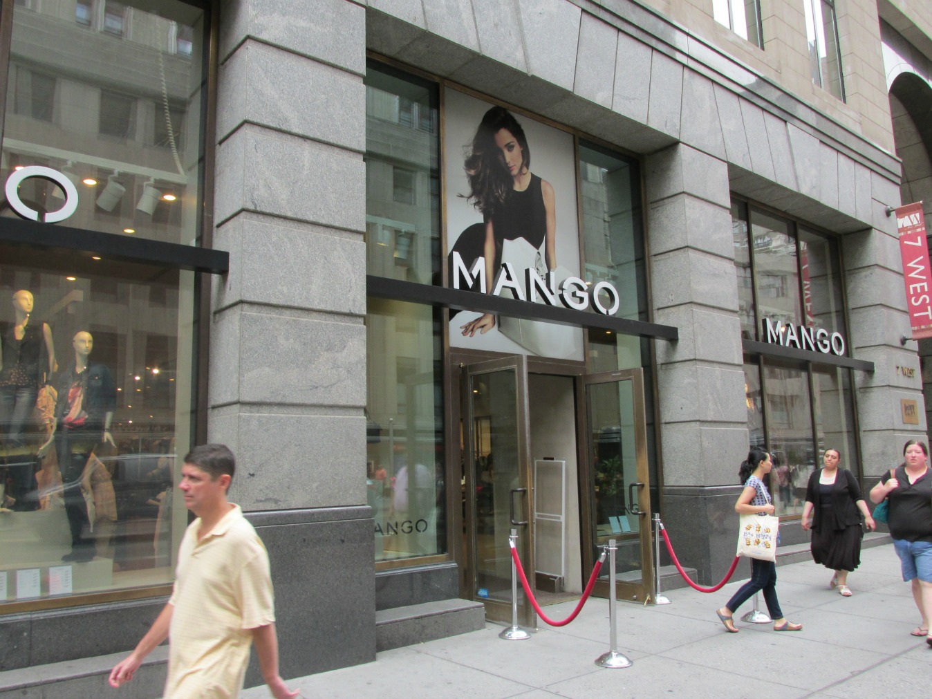Midtown Blogger/Manhattan Valley Follies Mango Clothes on West 34th Street