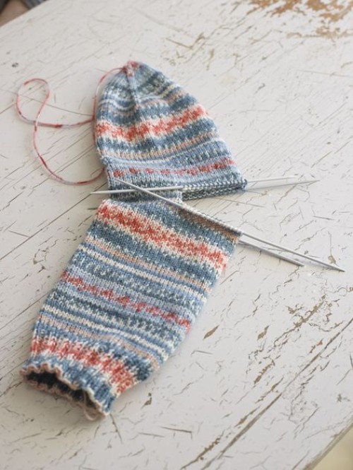 How to knit the easiest sock in the world - Free Pattern 