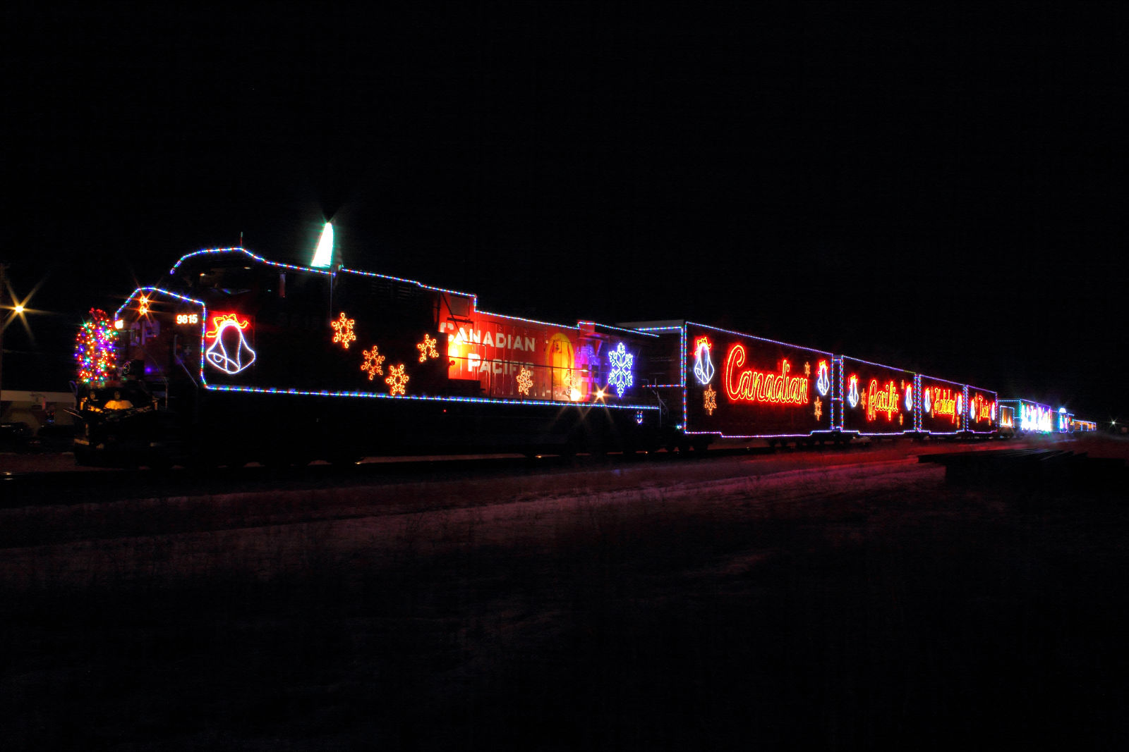 In the Heart of BN(SF) Country! CP Christmas Train