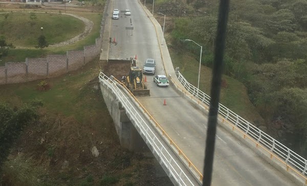 En menos de un año se cae puente que costó 15 mdp en Xalapa