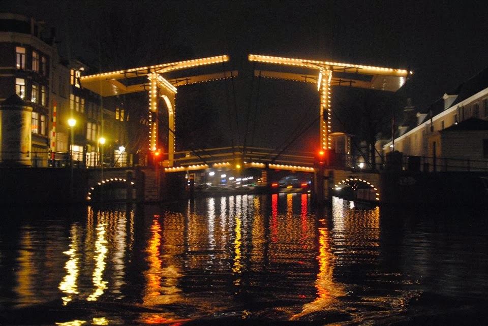 ensanne Magische lichtjes in de grachten