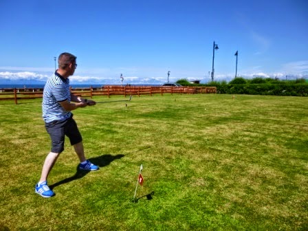 Minigolfer Richard Gottfried playing the Mini Golf Grass Putting Green in Ayr, Scotland